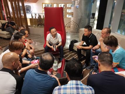 让中国企业家更有眼界——名人堂创始人李厚德率领企业家学员游学越南站